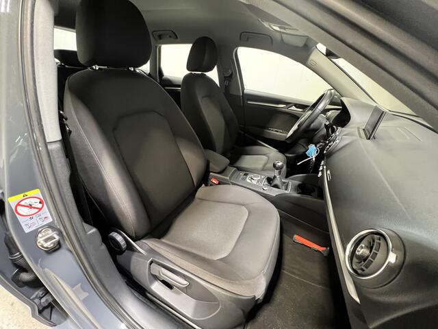 Audi A3 SPORTBACK 30 TFSI Pro Line | Navigatie | LM Velgen 16" | Cruise Control | Airco | Parkeersensoren Achter | Bi-Xenon Koplampen |