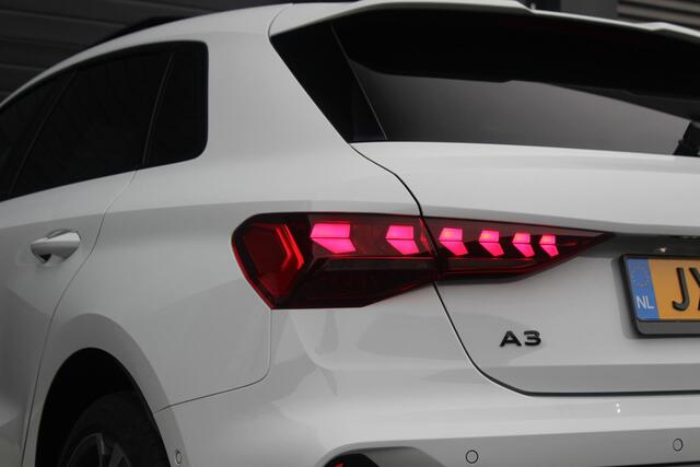 Audi A3 SPORTBACK 45 TFSI e S edition Competition 4 jaar fabrieksgarantie | Panorama Dak | 3x S-line | Leer | ACC | Matrix