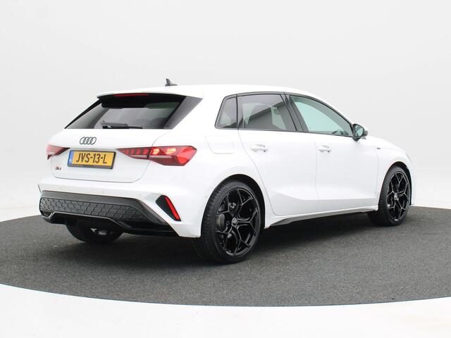 Audi A3 SPORTBACK 30 TFSI S edition | Privacy glas | 19 inch velgen | Sonos 3d | Led voor + dynamisch led achter |