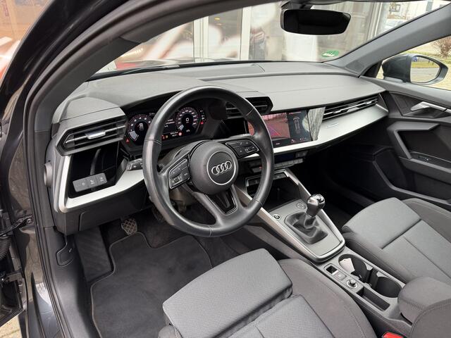 Audi A3 SPORTBACK 35 TFSI 150pk Advanced Edition / Carplay / Camera / Parkeer assistent / 17'' LM / Trekhaak