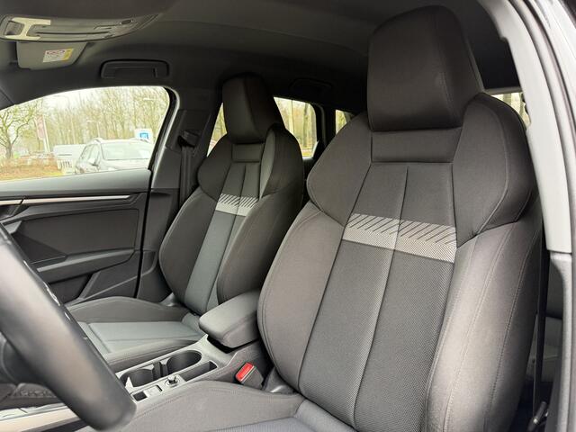 Audi A3 SPORTBACK 35 TFSI 150pk Advanced Edition / Carplay / Camera / Parkeer assistent / 17'' LM / Trekhaak