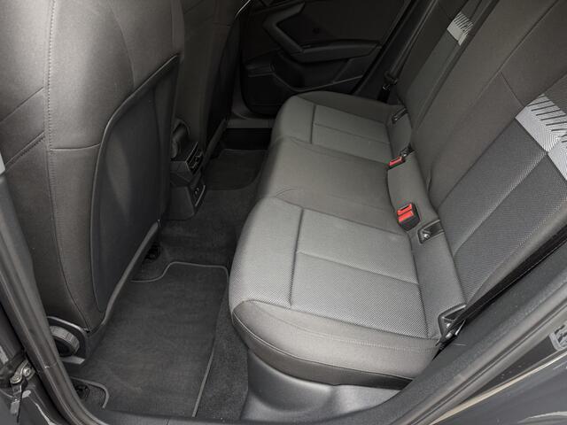 Audi A3 SPORTBACK 35 TFSI 150pk Advanced Edition / Carplay / Camera / Parkeer assistent / 17'' LM / Trekhaak