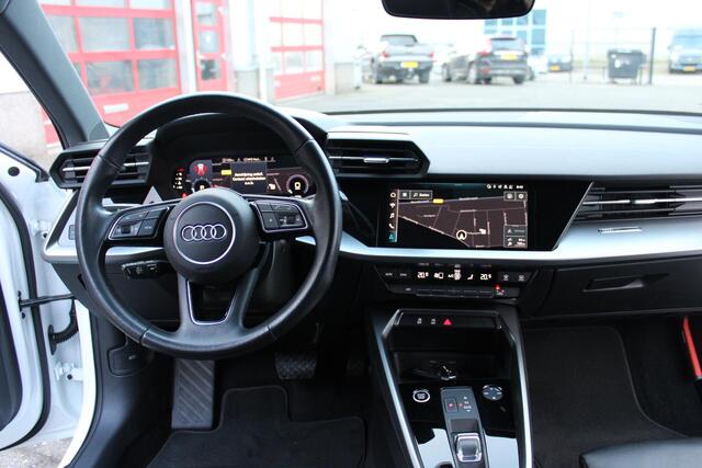 Audi A3 SPORTBACK 30 TFSI Advanced edition Camera/Leder/18inch/NL Auto!!