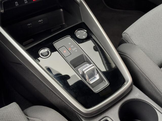 Audi A3 SPORTBACK 30 TFSI AUT7 ATTITUDE 95D.KM SPORT-INT NAVI VIRTUAL-DASH APPLE-CARPLAY LED LMV PDC