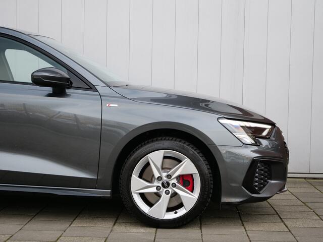 Audi A3 SPORTBACK 45 TFSI e S edition Competition 204 Pk Automaat DAB / Apple Carplay / Camera / S-Line