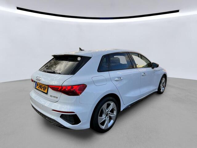 Audi A3 SPORTBACK 30 TFSI S edition / Pano / Navigatie / LED / Parkeersensoren / Lichtmetaal 17 inch / Climate controle /