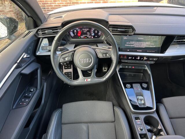 Audi A3 SPORTBACK 30 TFSI S edition / Pano / Navigatie / LED / Parkeersensoren / Lichtmetaal 17 inch / Climate controle /