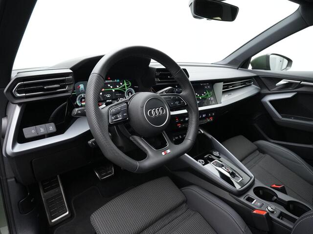 Audi A3 SPORTBACK 40 TFSI e 204 pk S edition / S-Line | Panoramadak | Achteruitrijcamera | Stoelverwarming | Adaptive Cruise