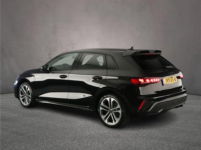 Audi A3 SPORTBACK 45 TFSI e S edition Competition | Carbon | Trekhaak | Achteruitrijcamera | Matrix-led | MMI plus | ACC | Sonos | Headup |