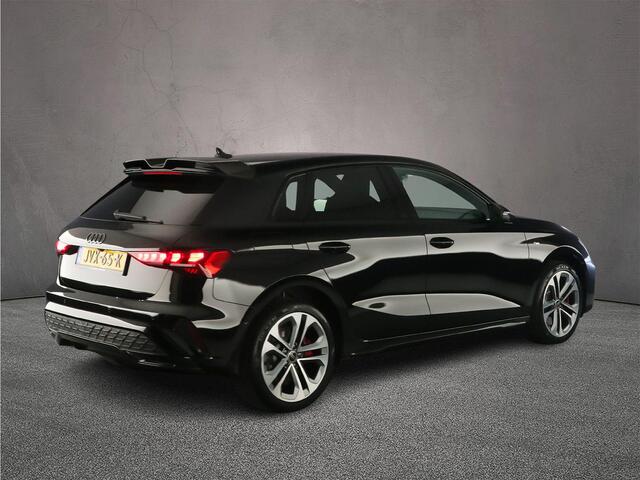 Audi A3 SPORTBACK 45 TFSI e S edition Competition | Carbon | Trekhaak | Achteruitrijcamera | Matrix-led | MMI plus | ACC | Sonos | Headup |