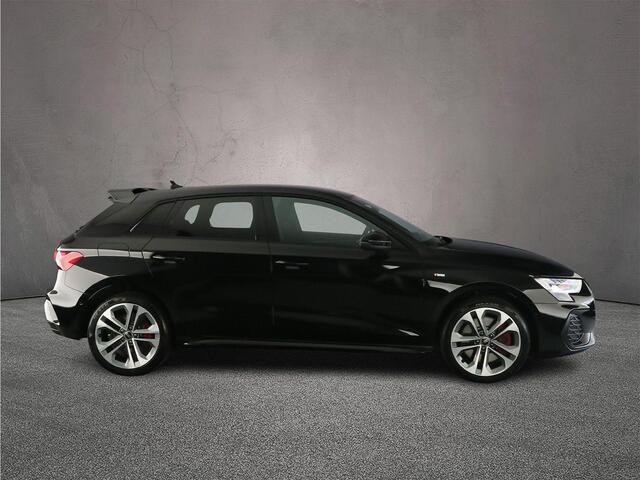 Audi A3 SPORTBACK 45 TFSI e S edition Competition | Carbon | Trekhaak | Achteruitrijcamera | Matrix-led | MMI plus | ACC | Sonos | Headup |