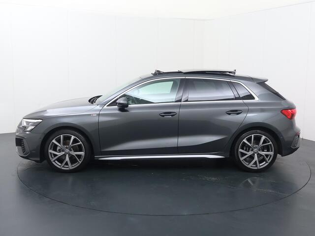 Audi A3 SPORTBACK 35 TFSI S edition | 150 PK | Automaat | Panoramadak | Climate control | S line | Parkeersensoren |