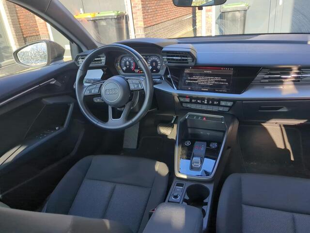 Audi A3 SPORTBACK 30 TFSI Pro Line / AUTOMAAT/ FABRIEKSGARANTIE T/M 10-2027/ PARK. SENSOREN/ SMARTPHONE INTERFACE/ CLIMA/ 16" LMV