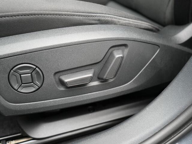 Audi A3 SPORTBACK 40 TFSI e Advanced edition Plug In Hybrid 204pk Dealer O.H. PHEV | Camera | Keyless | Sportstoelen Verwarmd | Sfeerverlichting | Apple Carplay | LED Koplampen | Virtual | Navigatie | DAB |