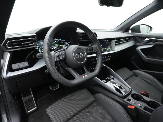 Audi A3 SPORTBACK 40 TFSI e 204 pk S edition / S-Line | Panoramadak | Achteruitrijcamera | Stoelverwarming | Adaptive Cruise