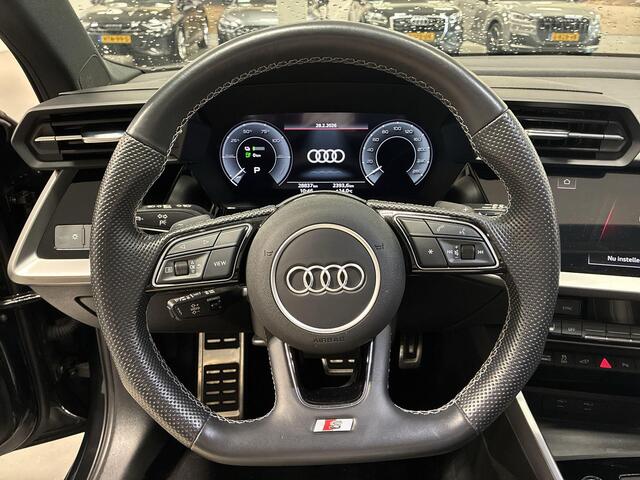 Audi A3 SPORTBACK 40 TFSIe 204pk S-tronic S Edition · Panoramadak · Apple/Android Car Play · Lederen Bekleding · Cruise Control · Navigatie · Stoelverwarming · P-Sensoren · 17'' Inch ·