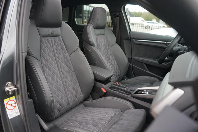 Audi A3 SPORTBACK 45 TFSI e S-line 245PK Panodak RS Stoelen Carbon Matrix Memory VOL!