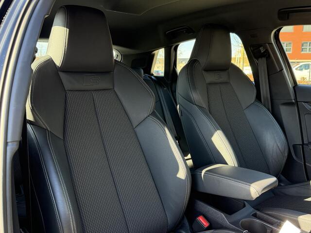 Audi A3 SPORTBACK 30 TFSI S edition 110PK | S-line in & exterieur | Trekhaak | Stoelverwarming |
