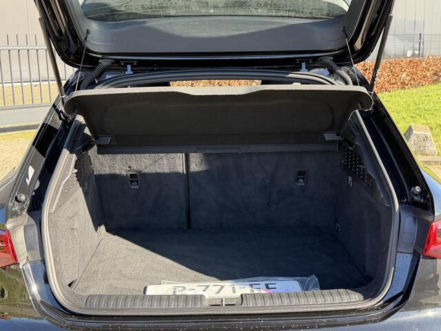 Audi A3 SPORTBACK 30 TFSI S edition 110PK | S-line in & exterieur | Trekhaak | Stoelverwarming |