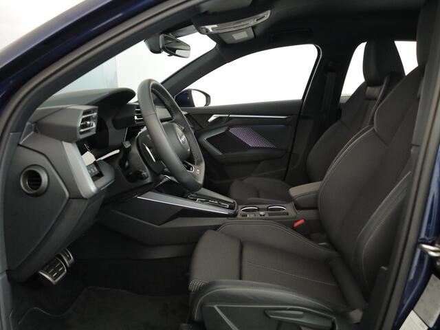 Audi A3 SPORTBACK 40 TFSI e S edition 240 pk S-tronic | Verlengde garantie | Navigatie | Parkeersensoren (Park assist) | Achteruitrijcamera | Stoelverwarming | S-Line |