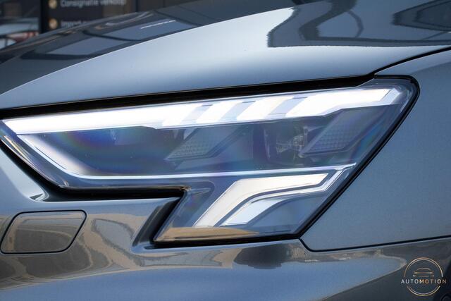 Audi A3 SPORTBACK 40 TFSIe S line Panoramadak Elektrische Stoelverwarming Sfeerverlichting