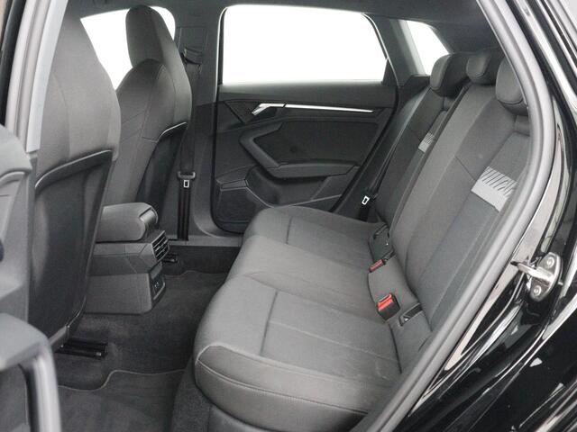 Audi A3 SPORTBACK 30 TFSI Business edition | Sportstoelen | Trekhaak | Carplay | 17'' | Navigatie | Virtual Cockpit | Full LED | Climate control | Parkeerhulp | Bluetooth | Cruise control