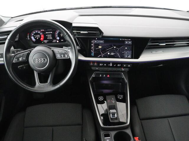 Audi A3 SPORTBACK 30 TFSI Business edition | Sportstoelen | Trekhaak | Carplay | 17'' | Navigatie | Virtual Cockpit | Full LED | Climate control | Parkeerhulp | Bluetooth | Cruise control