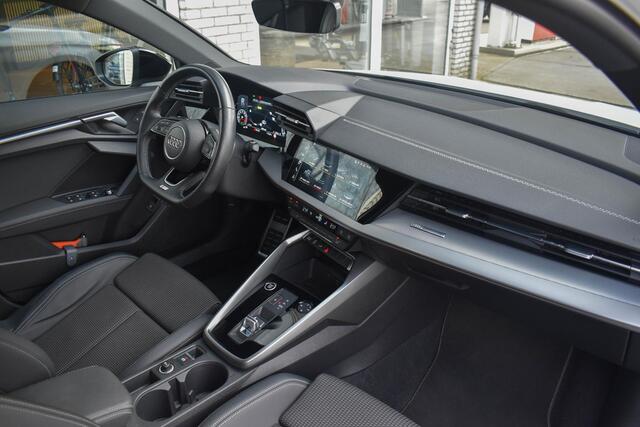 Audi A3 SPORTBACK 45 TFSI e 3x S-Line Competition Virtual Camera