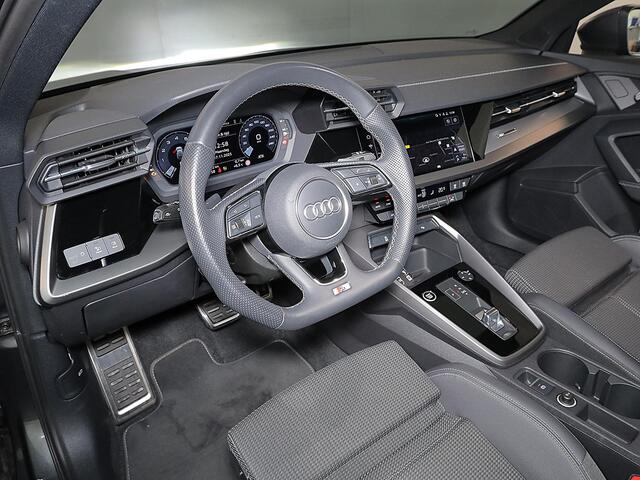 Audi A3 SPORTBACK 30 TFSI S edition 110 pk S-tronic | Navigatie | Panoramadak | Parkeersensoren (Park assist) | S-Line |