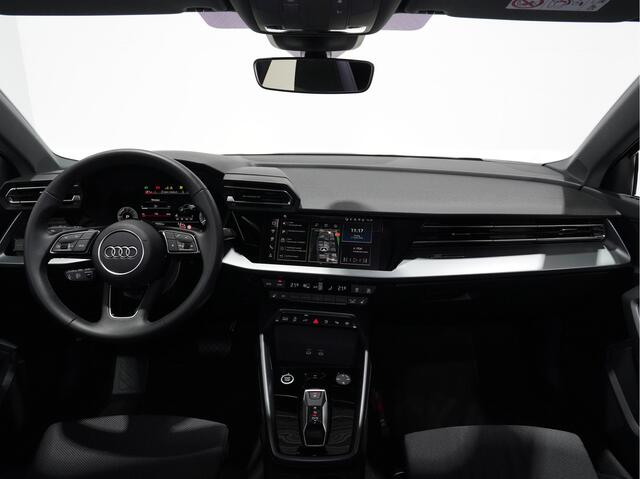 Audi A3 SPORTBACK 40 TFSI e 204 pk PHEV Advanced edition Navi | Pdc v+a | Camera | Carplay/android Let op zwartwielen ivm pricing 700ex 1