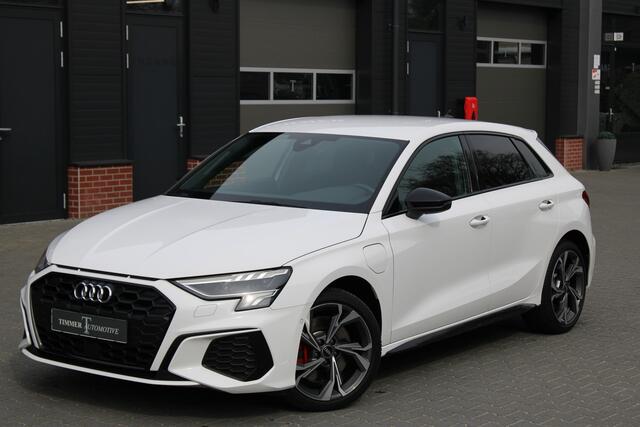 Audi A3 SPORTBACK 45 TFSI e S Edition - Volledig dealer onderhouden - Matrix - Adaptieve Cruise Control - 18 Inch - Virtueel cockpit - Zwart Hoogglans lijsten - Leuke frisse Audi - Achteruitrijcamera