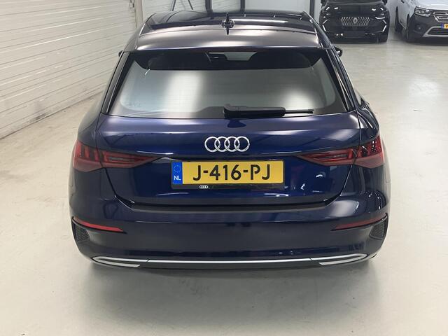Audi A3 SPORTBACK 35 TFSI Business edition / NL auto / Cruise control / Navigatie.