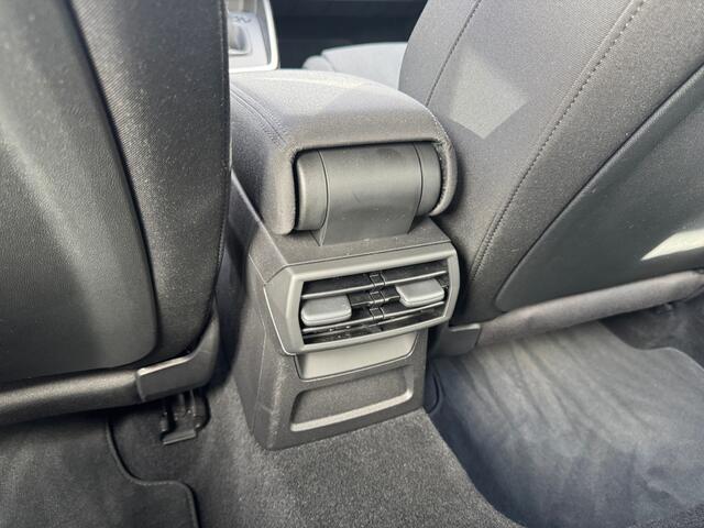 Audi A3 SPORTBACK 30 115pk TFSI Business edition Cruise control | Parkeersensoren voor en achter | Audi virtual cockpit