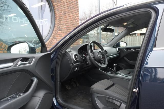 Audi A3 SPORTBACK 30 TFSI Sport Lease Edition, Trekhaak