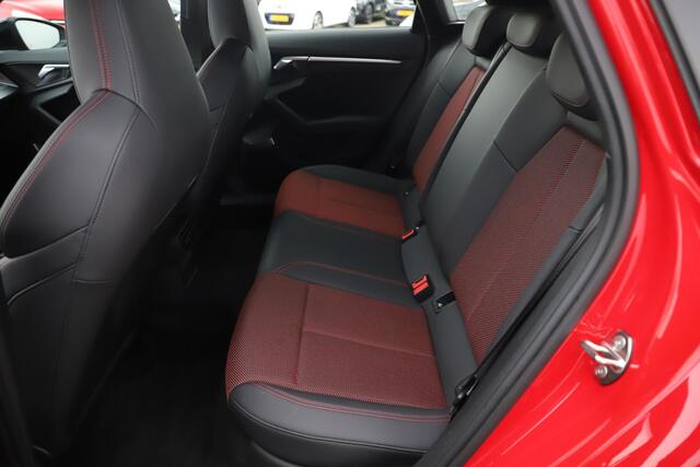 Audi A3 SPORTBACK 30 TFSI S edition Sport Black Edition Automaat LED Half Leder 18 inch LMV B&O Sound Stoelverwarming Clima Adaptive Cruise Navigatie Parkeersensor