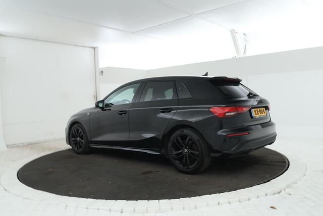 Audi A3 SPORTBACK 30 TFSI S edition Automaat, Navigatie, Full Black!