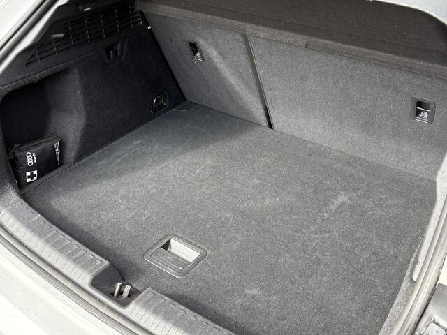 Audi A3 SPORTBACK 30 TFSI Business edition - Navigatie - Climate Controle - Apple Carplay & Android Auto