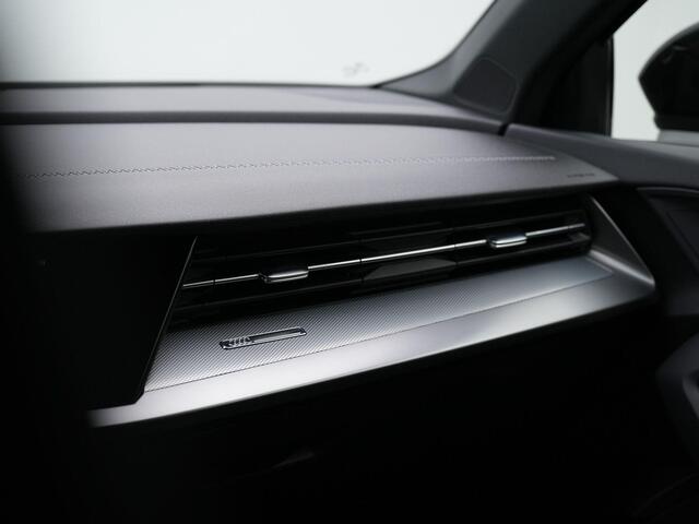 Audi A3 SPORTBACK 30 TFSI 110 pk S-tronic S-Line | Leder/alcantara | Stoelverwarming | Adaptive Cruise | Navigatie
