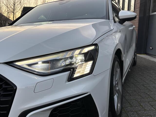 Audi A3 SPORTBACK 30 TFSI S edition Black optic| Matrix Led| Panoramadak| App| Carplay| Private glass