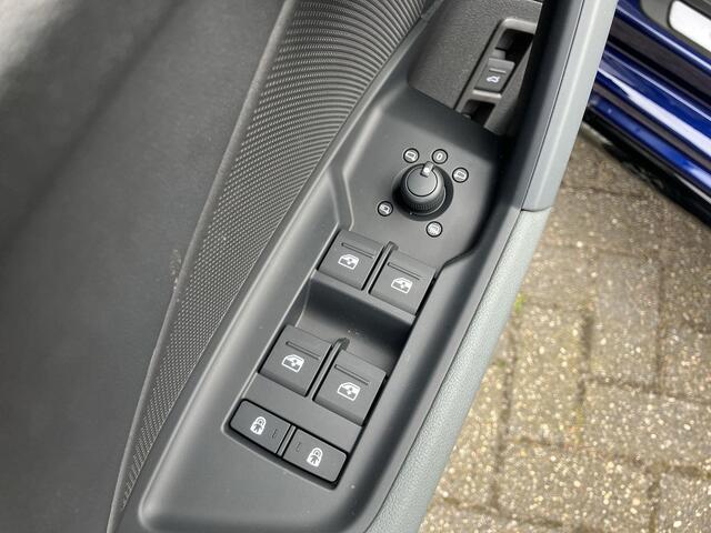 Audi A3 SPORTBACK 40 TFSIe 150kW/204PK S Line · Panoramadak · Leder · Camera · Apple/Android Car Play · Drive select · Garantie t/m 15-06-2026