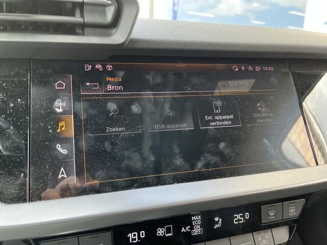 Audi A3 SPORTBACK 40 TFSI e 2x S-Line / AUTOMAAT/ CAMERA/ PARK. SENSOREN/ LED/ SMARTPHONE INTERFACE/ VIRTUAL COCKPIT/ KEYLESS/ ADAPT. CRUISE/ NAVI/ CLIMA/ DAB/ 18" LMV