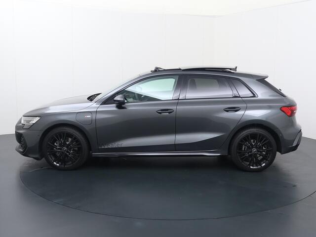 Audi A3 SPORTBACK 40 TFSI e S edition 204 pk S-tronic | Panoramadak | Adaptieve Cruise Control | Sfeerverlichting | Camera | Inklapbare spiegels | Stoelverwarming |