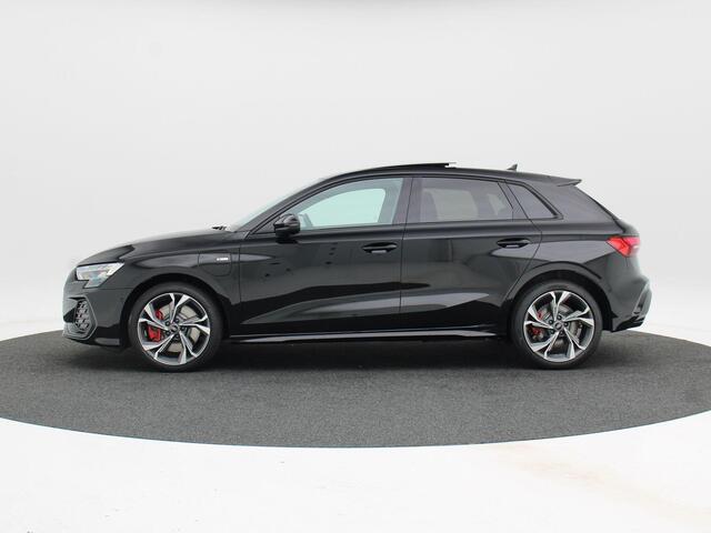 Audi A3 SPORTBACK 45 TFSi e 245 Pk S-Line Competition | Stoelverwarming | Panorama dak | Sonos Audio | Camera | Full LED | 18 Inch | 155 Km !!