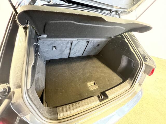 Audi A3 SPORTBACK 35 TFSI S edition | Navigatie/Android/Apple Carplay | LM Velgen 18" | Cruise Control | DAB | Stoelverwarming | Leer