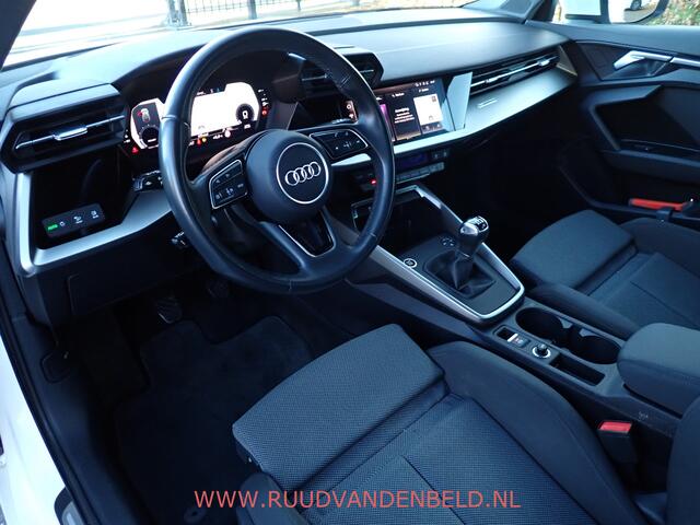 Audi A3 SPORTBACK 30 TFSI Advanced edition CARPLAY / LED / SPORTSTOELEN / CRUISE