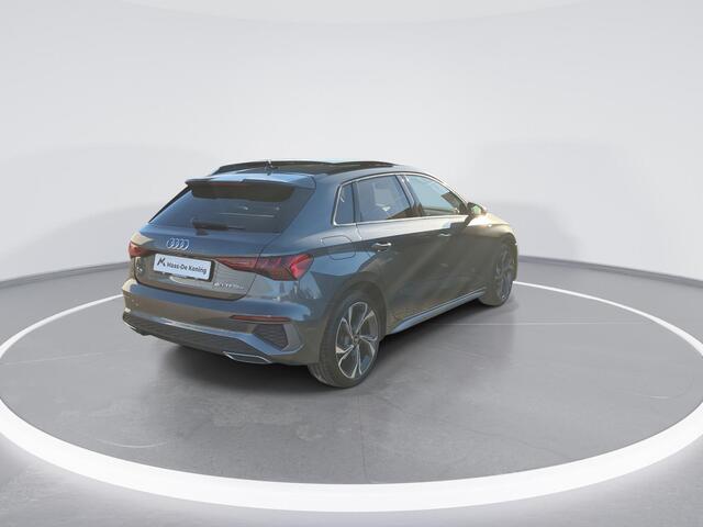Audi A3 SPORTBACK 40 TFSIe 150kW/204PK S Line · Panoramadak · Camera · Stoelverwarming · Bang & Olufsen · Head-up display · Apple/Android Car Play · Leder/Stof · Drive select