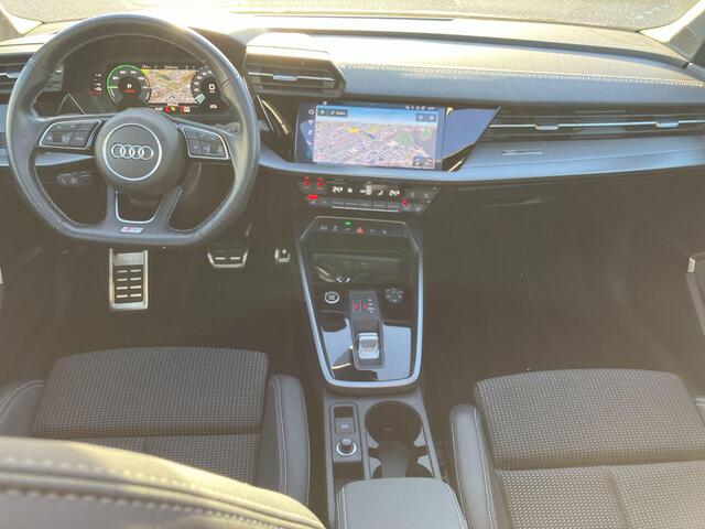 Audi A3 SPORTBACK 40 TFSIe 150kW/204PK S Line · Panoramadak · Camera · Stoelverwarming · Bang & Olufsen · Head-up display · Apple/Android Car Play · Leder/Stof · Drive select