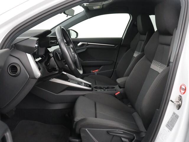 Audi A3 SPORTBACK 30 TFSI Advanced edition | Sportstoelen | Carplay | Virtual Cockpit | Full LED | Navigatie | Parkeerhulp | Climate control | Bluetooth | Cruise control | Sportstuur
