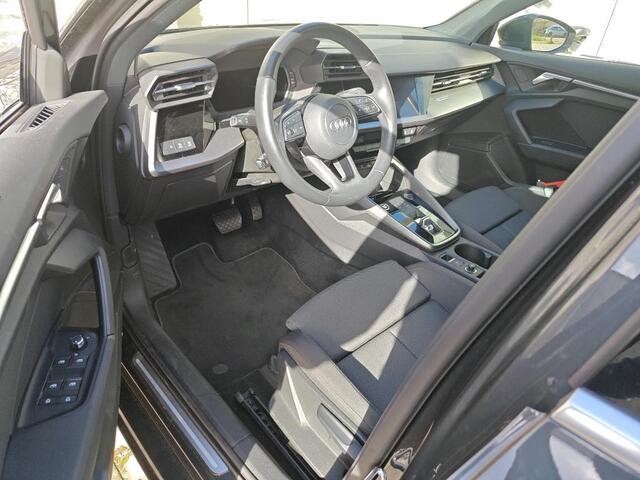 Audi A3 SPORTBACK 30 TFSI Advanced edition / Navigatie / LED / Climate controle / Parkeersensoren achter / Fabriekgarantie 12-27 /