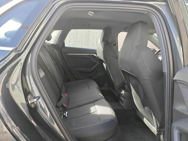 Audi A3 SPORTBACK 30 TFSI Advanced edition / Navigatie / LED / Climate controle / Parkeersensoren achter / Fabriekgarantie 12-27 /